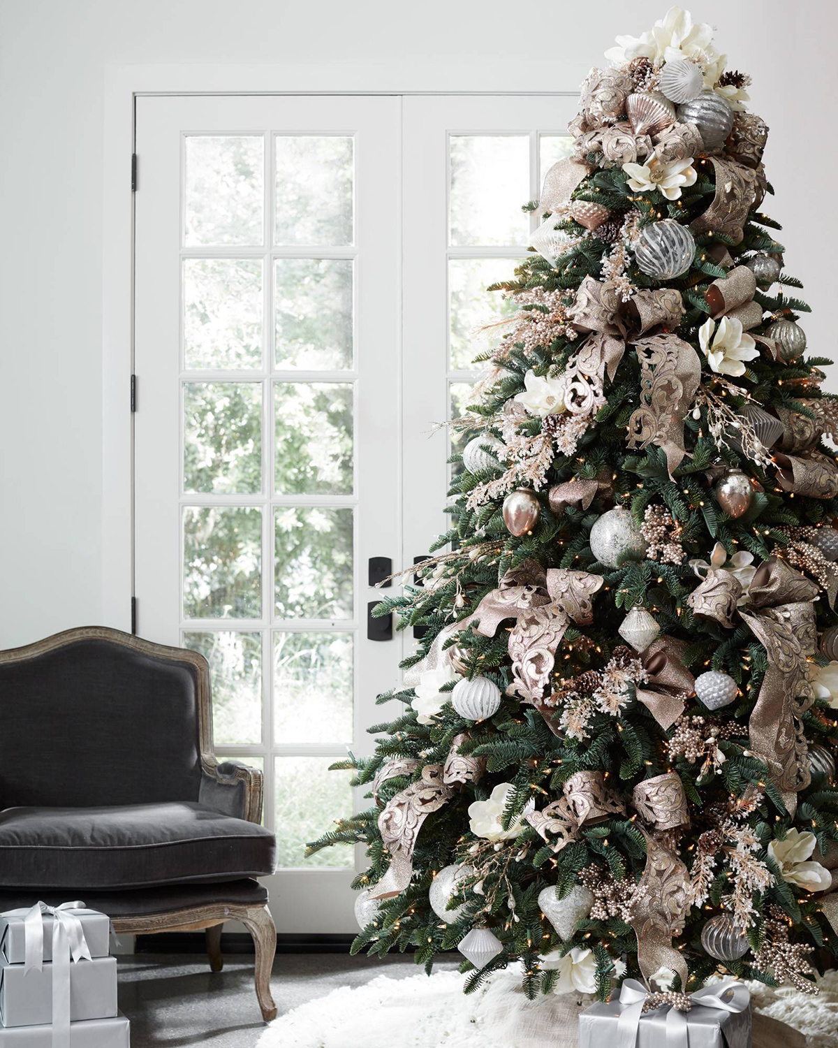 Blue and White French Farmhouse Christmas Tree - DIY Beautify