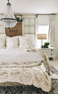 75 Farmhouse Bedroom Ideas for 2025 Photo Gallery & Tips